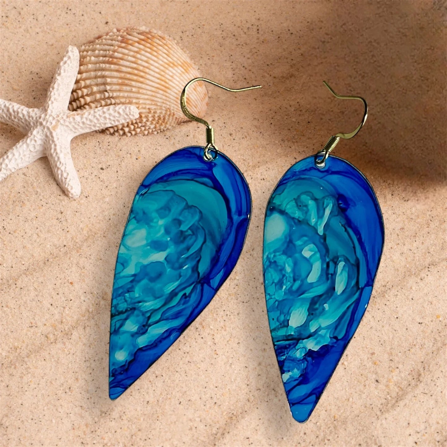 Boucles d’oreilles upcyclées, forme plume, différents bleus
